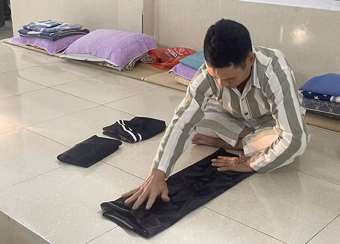 Mong ngóng ngày trở về -0