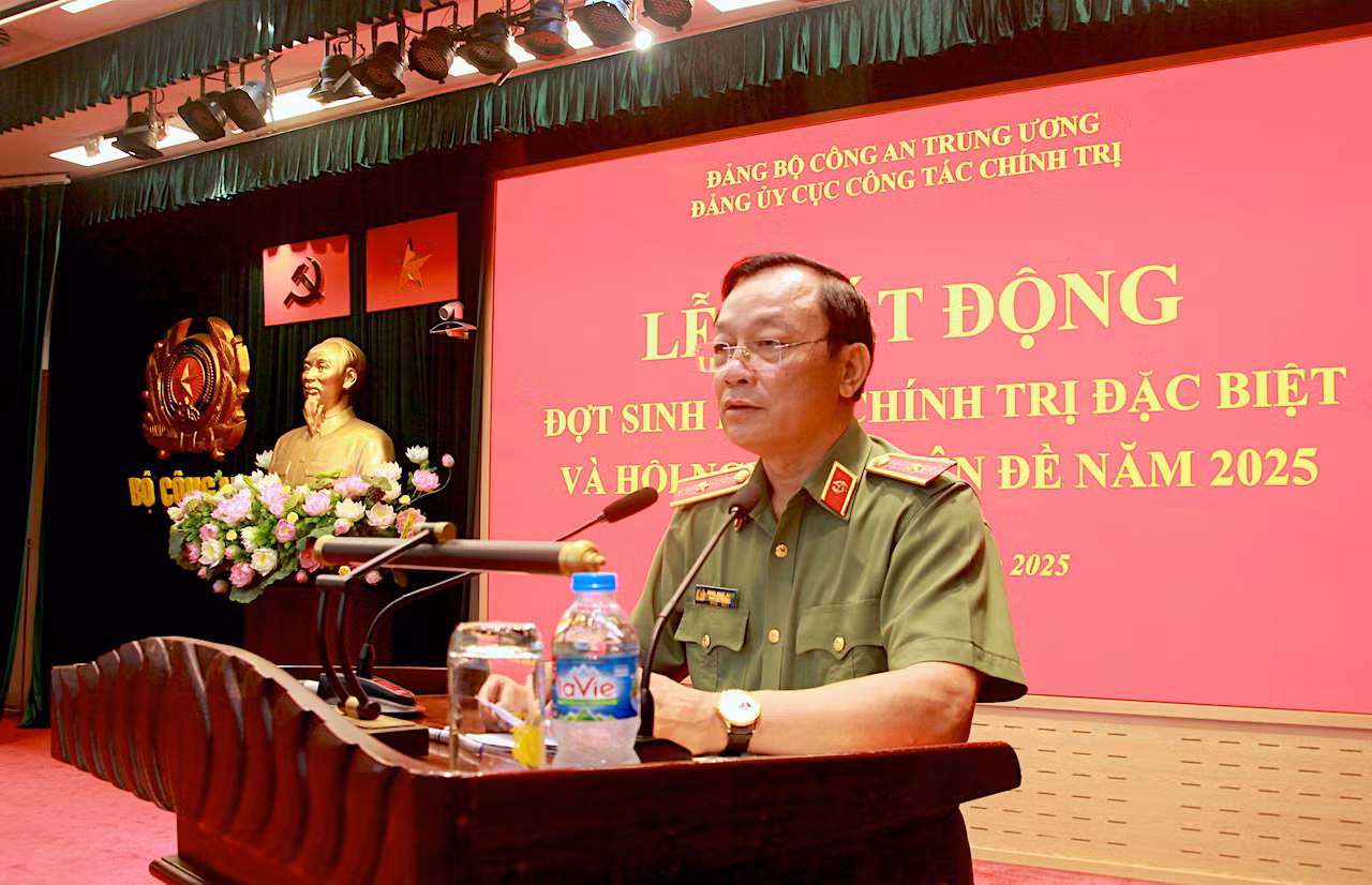 Phát động đợt sinh hoạt chính trị đặc biệt trong Đảng bộ Cục Công tác chính trị -0
