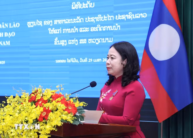 Nhà nước Lào trao tặng Huân chương cao quý cho lãnh đạo cấp cao Việt Nam -0
