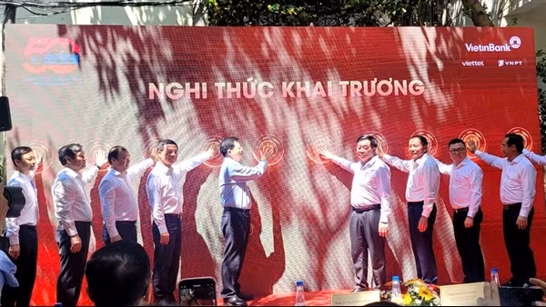 Khai trương Trung tâm Báo chí phục vụ Đại lễ 30/4