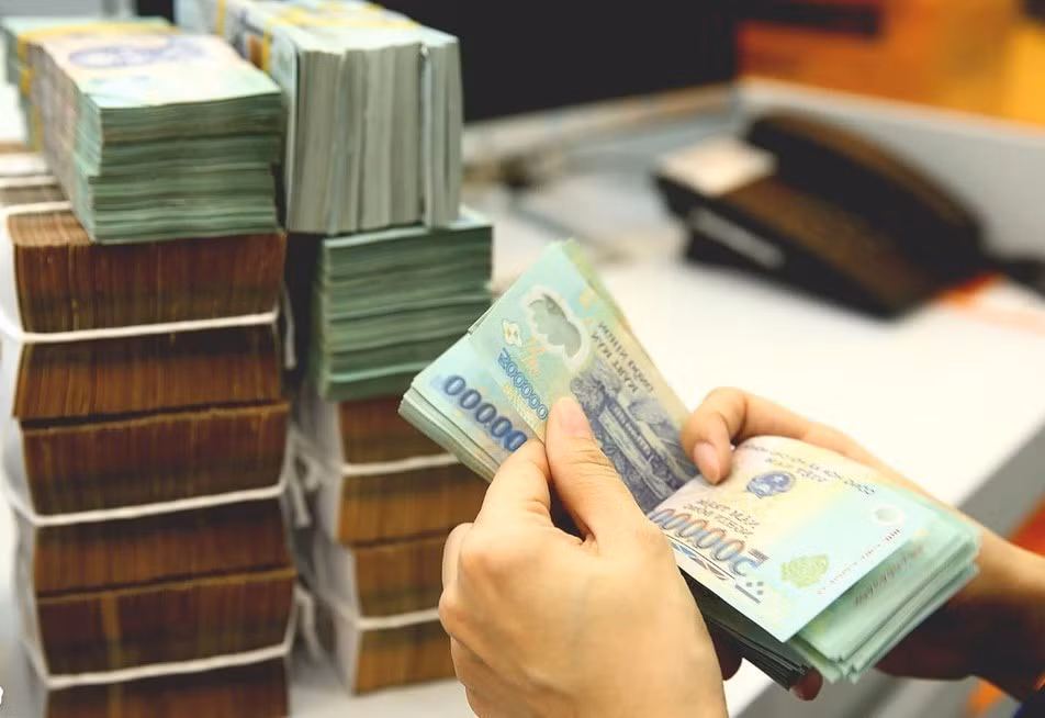 Lãi suất huy động hạ, tiền gửi vào ngân hàng giảm -0