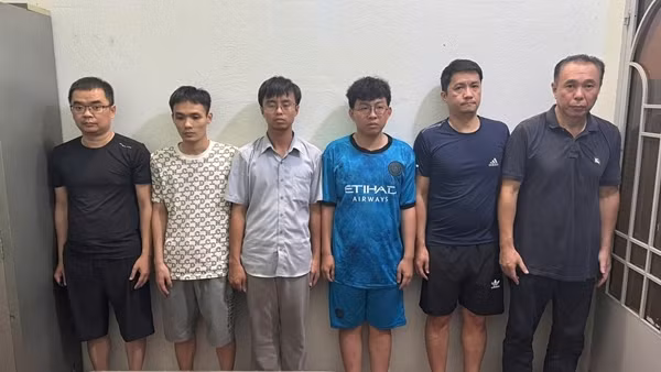Tạm giữ 48 đối tượng tham gia đánh bạc núp bóng câu lạc bộ poker