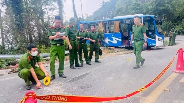Danh tính các nạn nhân trong vụ lật xe khách trên Tam Đảo