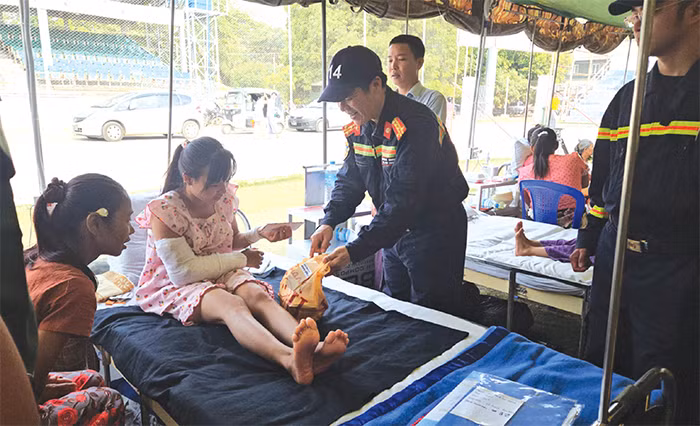 Trang 38,39 db: Những ân tình Việt Nam ở Myanmar -0