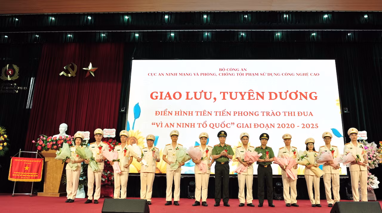 Xuất hiện nhiều tập thể, cá nhân điển hình tiên tiến với thành tích xuất sắc, nổi bật -0