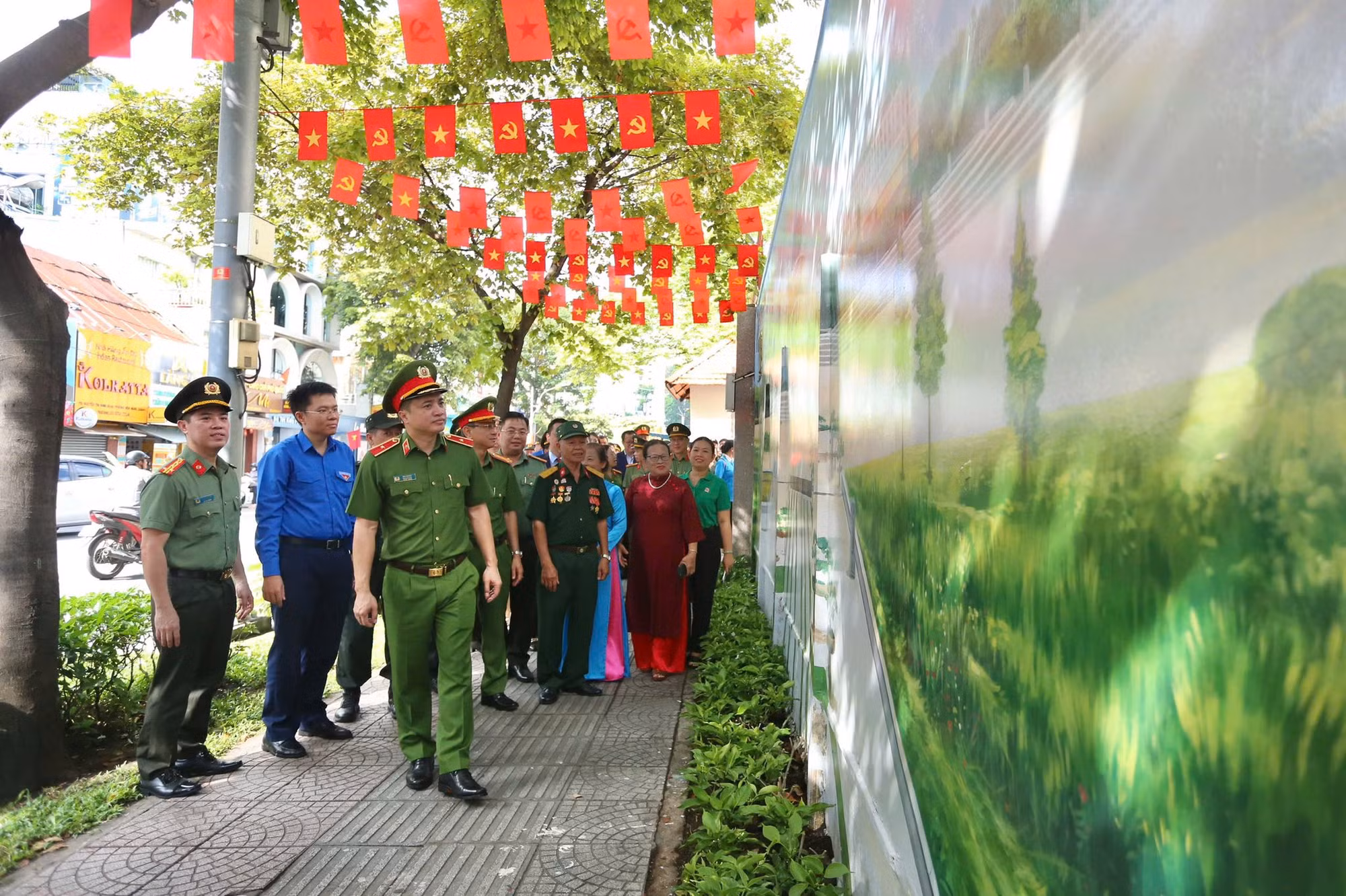 Công an TP Hồ Chí Minh khánh thành công trình bích họa “Việt Nam tươi đẹp” thứ 19 -1