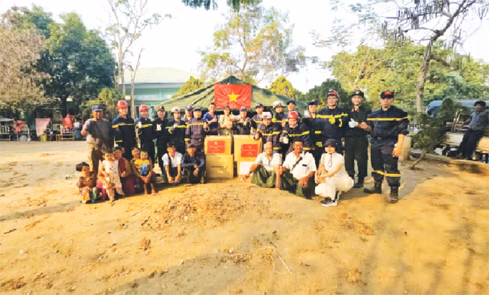Trang 38,39 db: Những ân tình Việt Nam ở Myanmar -0
