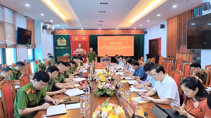 Công an Bắc Giang tổ chức Hội nghị lấy ý kiến đóng góp vào các dự thảo Luật do Bộ Công an chủ trì soạn thảo -0