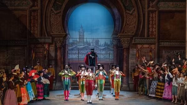Nghệ sĩ Pháp biểu diễn vở opera Carmen tại Nhà hát Hồ Gươm