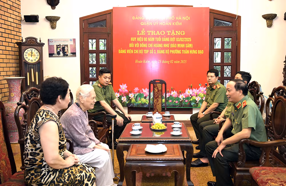 Thăm hỏi, tri ân gia đình các đồng chí cố lãnh đạo Bộ Công an -0