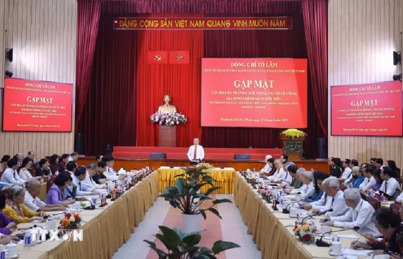 Tổng Bí thư: Sáp nhập tỉnh không phải '2 cộng 2 bằng 4' mà '2 cộng 2 lớn hơn 4' -0