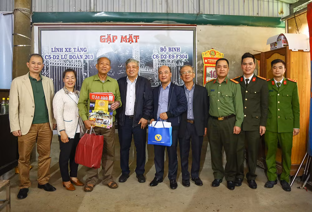 Từ người cựu binh chiếc xe tăng nổi tiếng trở thành công an xã -0