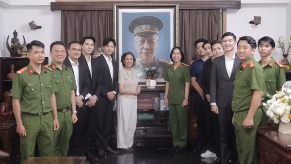TP Hồ Chí Minh: Nghệ sĩ trẻ và chiến sĩ hành trình “Theo bước chân những người anh hùng…”