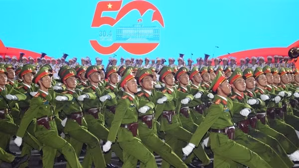 Mãn nhãn hình ảnh buổi sơ duyệt diễu binh, diễu hành mừng 50 năm Giải phóng miền Nam