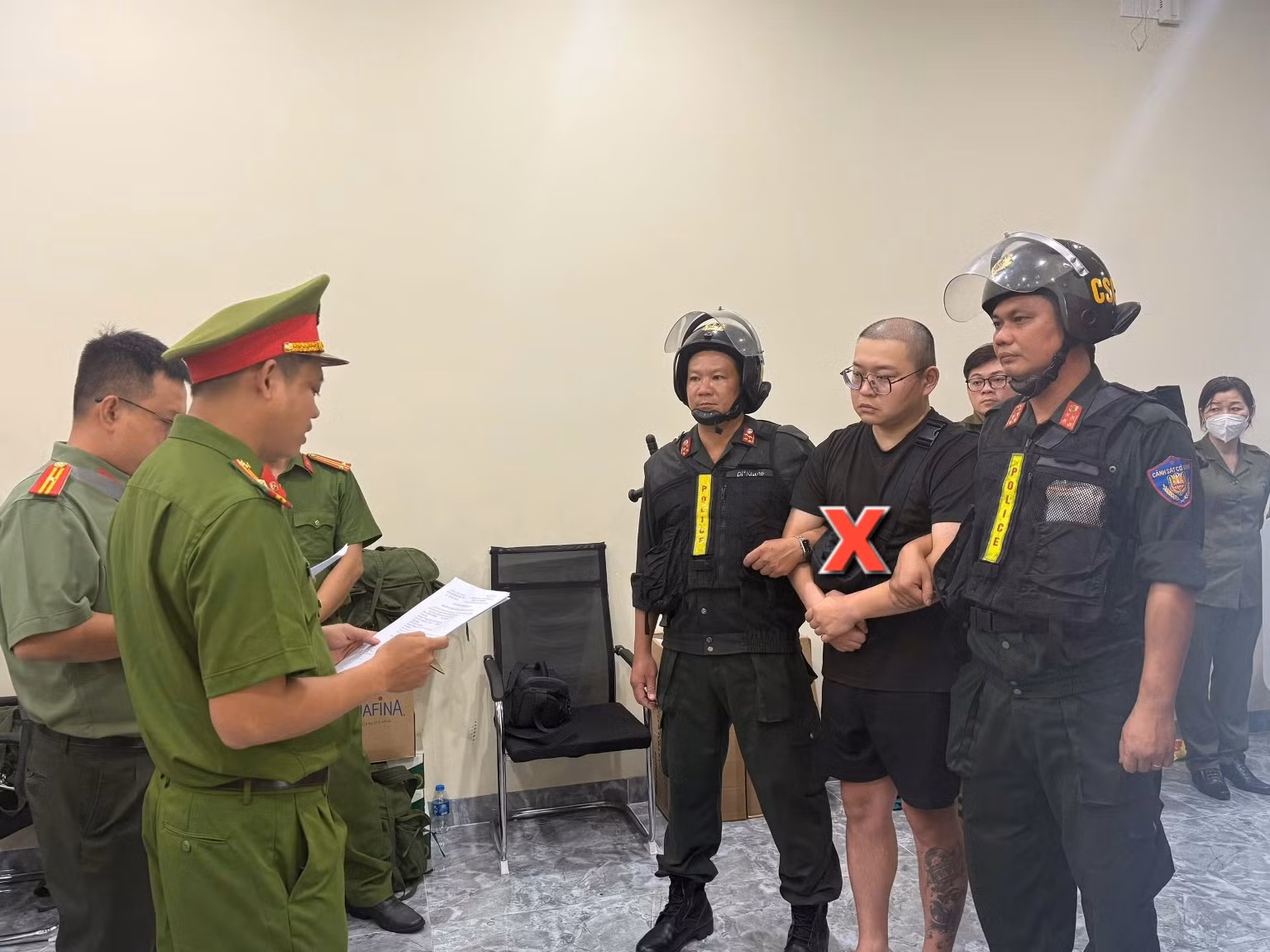 Triệt phá đường dây sử dụng mạng viễn thông chiếm đoạt tài sản do các đối tượng người Trung Quốc cầm đầu -1