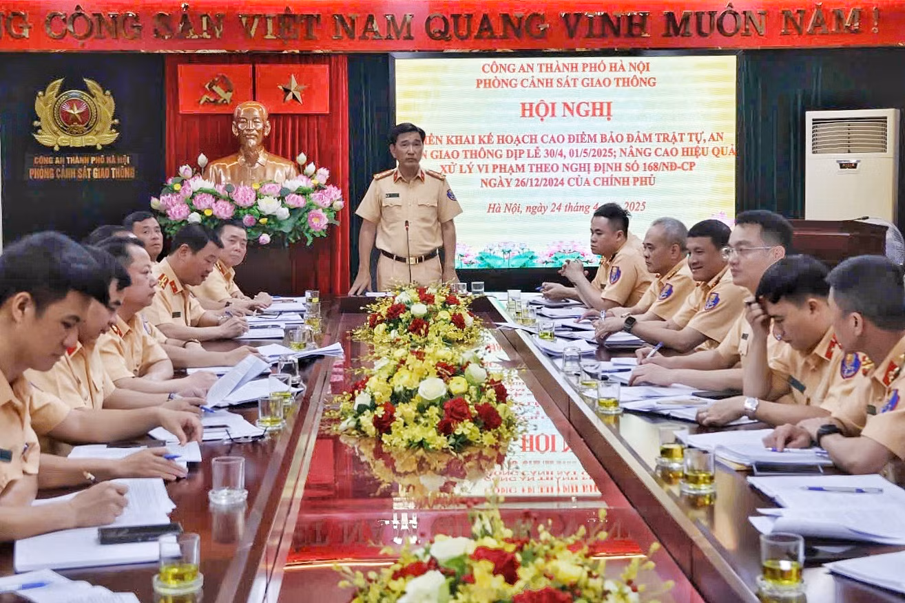 CSGT Hà Nội đảm bảo ATGT, xử lý nghiêm vi phạm dịp Lễ 30/4 - 1/5 -0