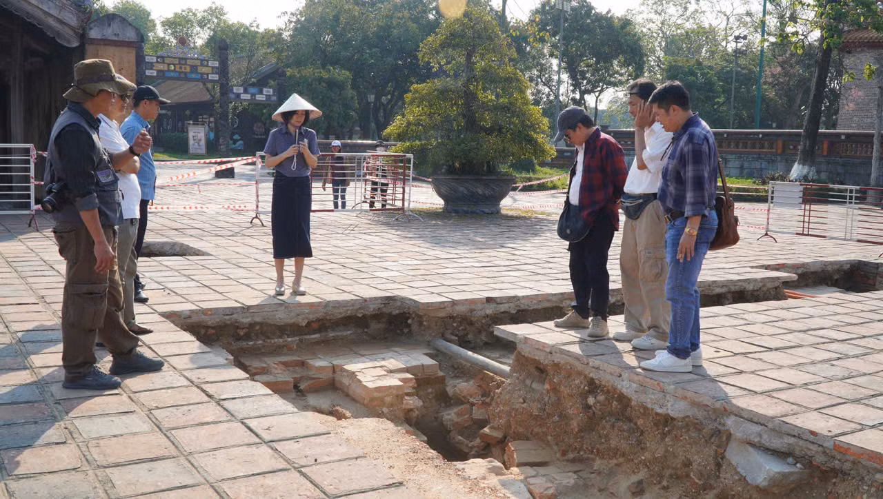 Phát hiện nhiều dấu tích, hiện vật quan trọng khi khai quật di tích Đại Cung Môn -0