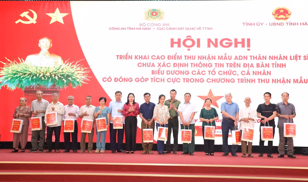 Tỉnh Hà Nam triển khai cao điểm thu nhận mẫu ADN thân nhân các liệt sĩ chưa xác định được danh tính -0
