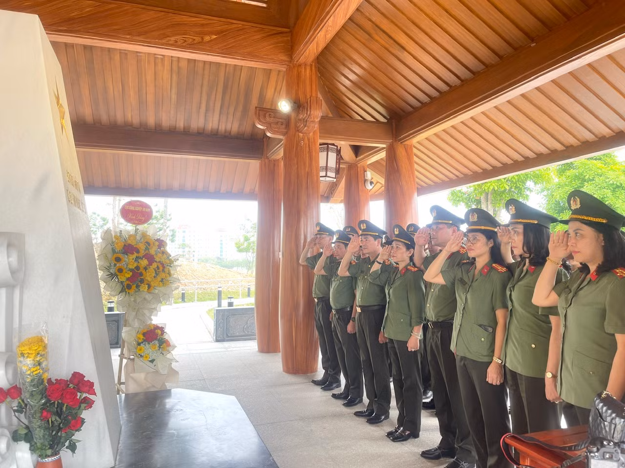 Cục Công nghiệp an ninh tổ chức sinh hoạt chính trị tại Bảo tàng lịch sử quân sự Viêt Nam -0