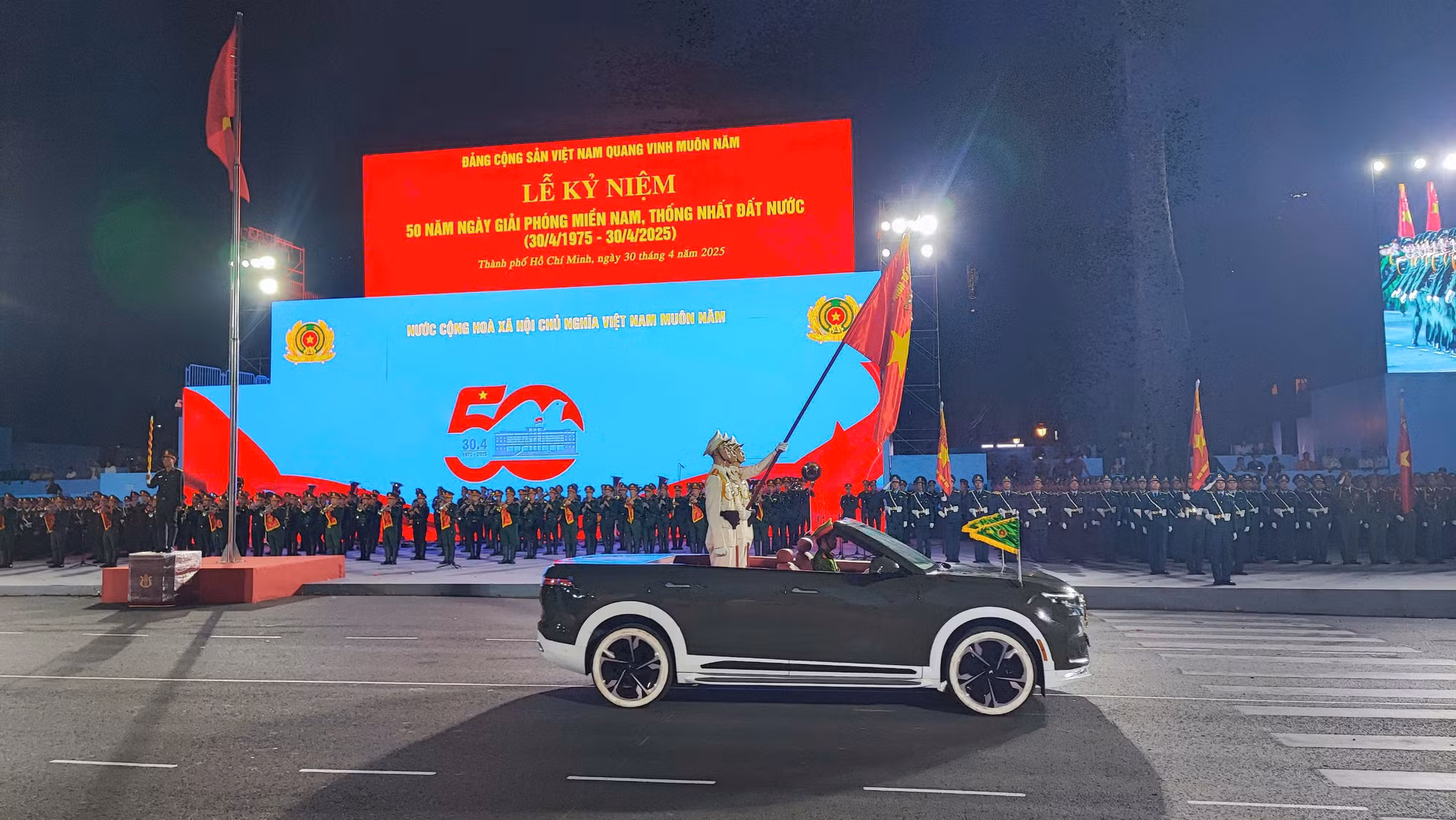 Tổng hợp luyện diễu binh, diễu hành lần thứ 2 diễn ra thuận lợi -0