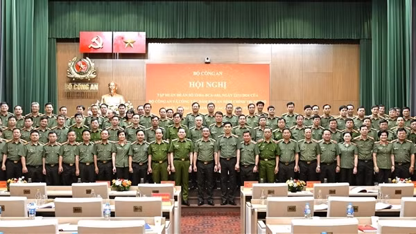 Bảo đảm an ninh chính trị nội bộ, bảo vệ tuyệt đối an ninh, an toàn đại hội đảng các cấp