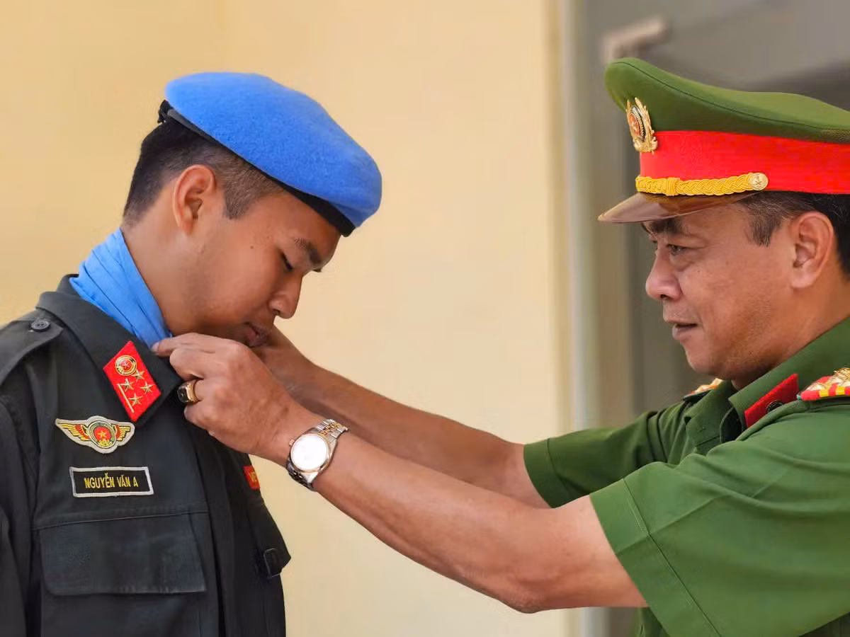Chuyện của chiến sĩ tham gia khối diễu binh cảnh sát gìn giữ hoà bình Liên hợp quốc -0