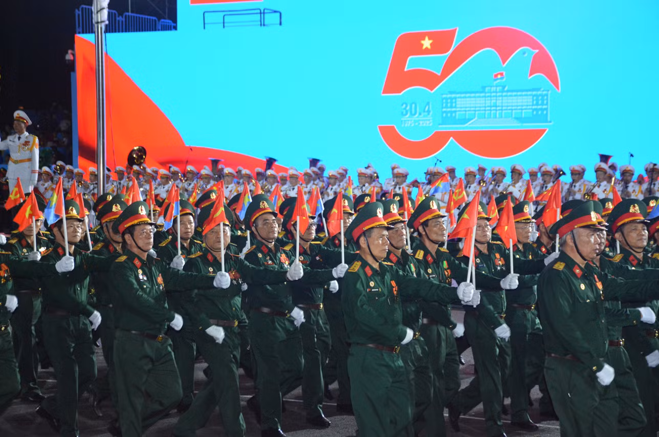 Mãn nhãn với buổi sơ duyệt diễu binh, diễu hành mừng 50 năm Giải phóng miền Nam -3
