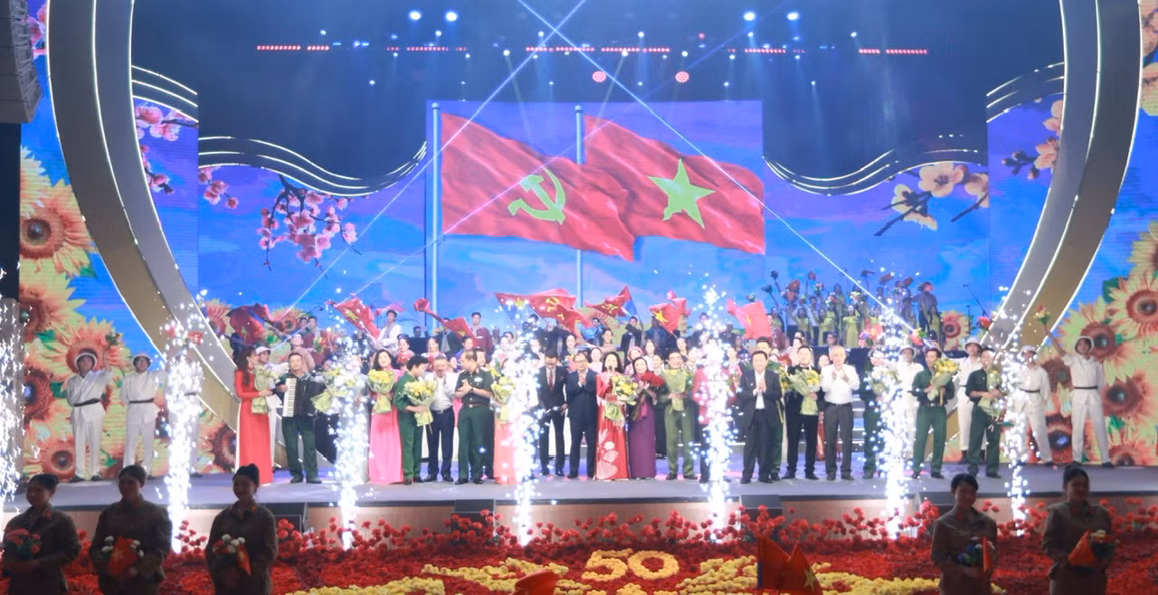 Chương trình nghệ thuật “Đảng trong mùa xuân đại thắng” Khơi dậy khát vọng vươn mình của dân tộc trong kỷ nguyên mới -0