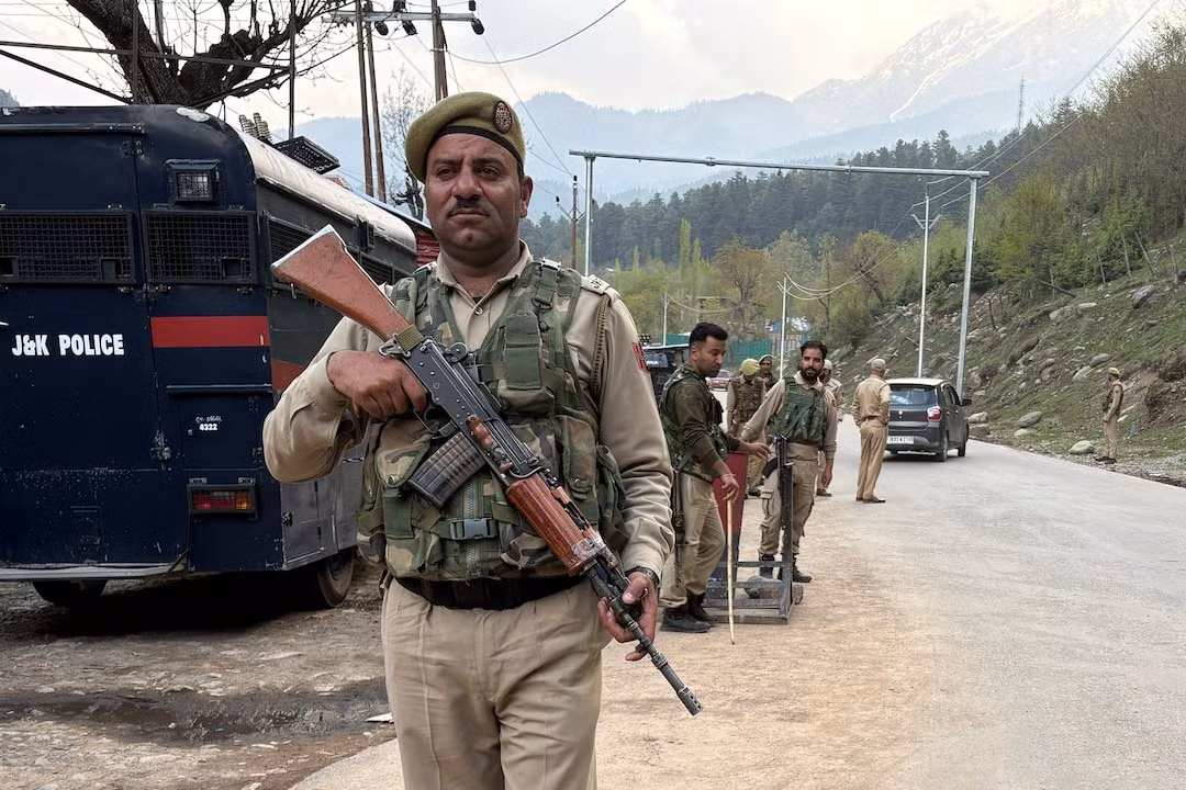 Tấn công khủng bố nhằm vào du khách ở Kashmir khiến 20 thiệt mạng -0