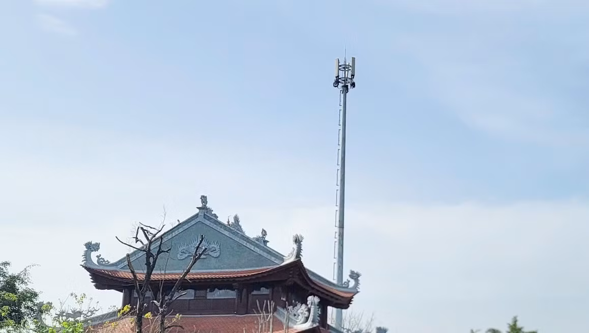 Núp bóng tài trợ cột điện chiếu sáng đa năng để lắp đặt chui trạm phát sóng? -0