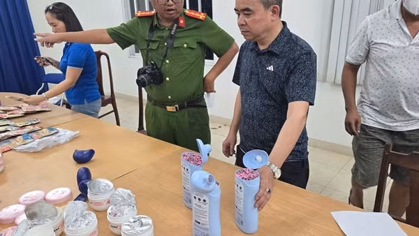 Hơn 4,2kg ma túy giấu trong hộp thực phẩm chức năng, vận chuyển theo đường hàng không