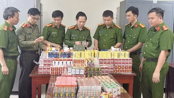 Thư khen Công an Thanh Hóa về thành tích đấu tranh, triệt phá đường dây thuốc giả