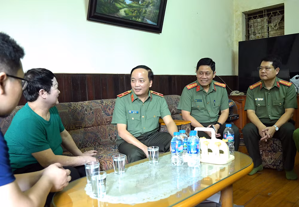 Thăm hỏi, tri ân gia đình các đồng chí cố lãnh đạo Bộ Công an -0