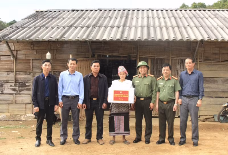 Bài 4: Những căn nhà ấm áp nghĩa Đảng, tình dân -0