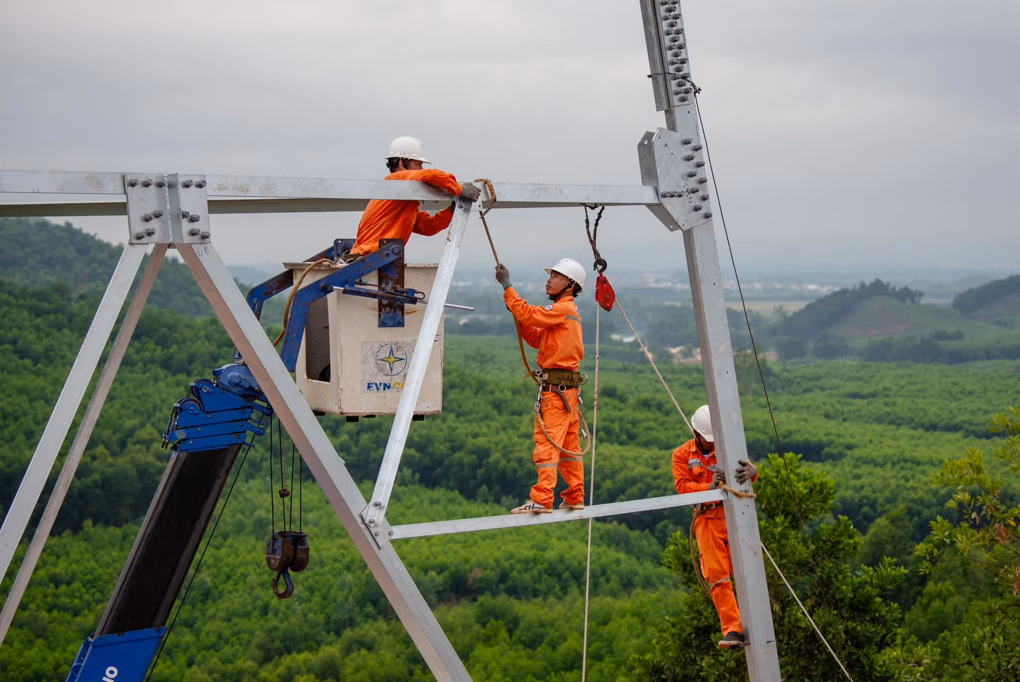 Không để thiếu điện cao điểm mùa khô và cả năm 2025 -0