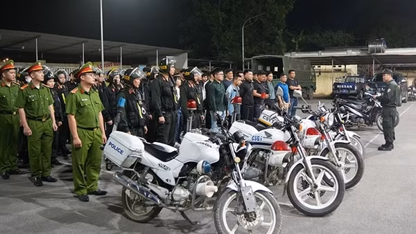 Công an Cao Bằng tuần tra, xử lý các thanh, thiếu niên đua xe, gây rối