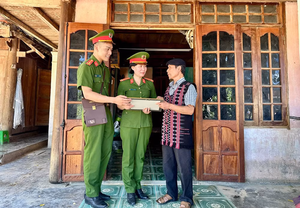 nguoi-linh2.jpg -0