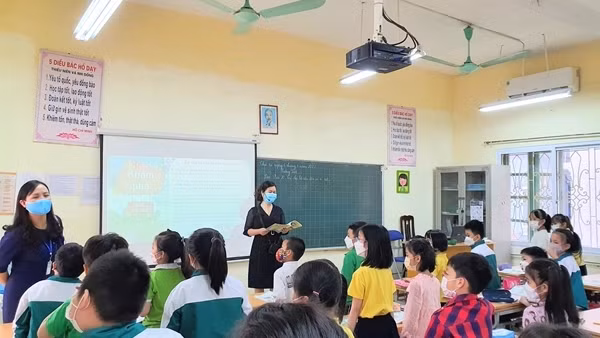 Bộ GD&ĐT chỉ đạo Hà Nội xác minh, xử lý nghiêm vi phạm về dạy thêm, học thêm