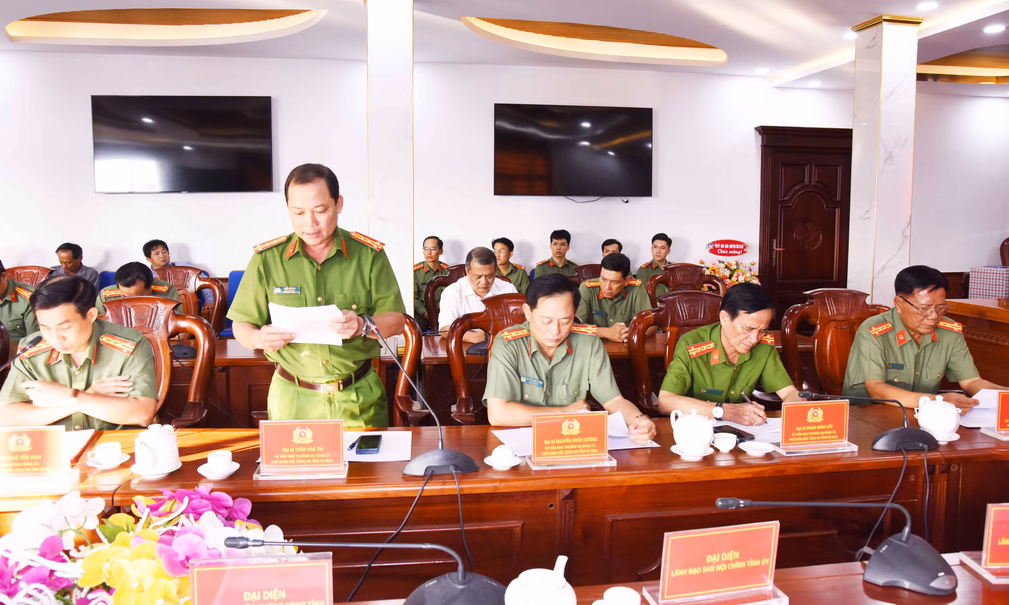 Lãnh đạo tỉnh Cà Mau động viên CBCS Công an bảo vệ đại lễ 30/4 -1