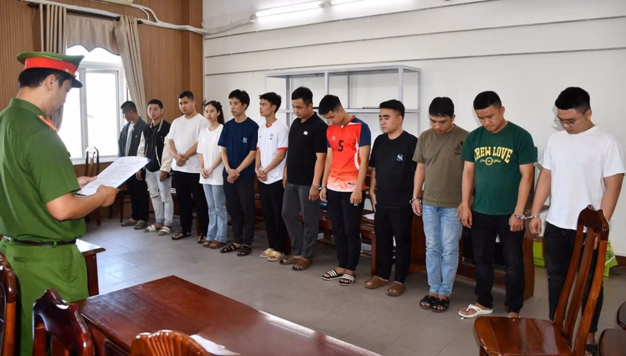  Khởi tố 13 đối tượng chiếm đoạt tài khoản Facebook để bán được hơn 22,7 tỷ đồng -0