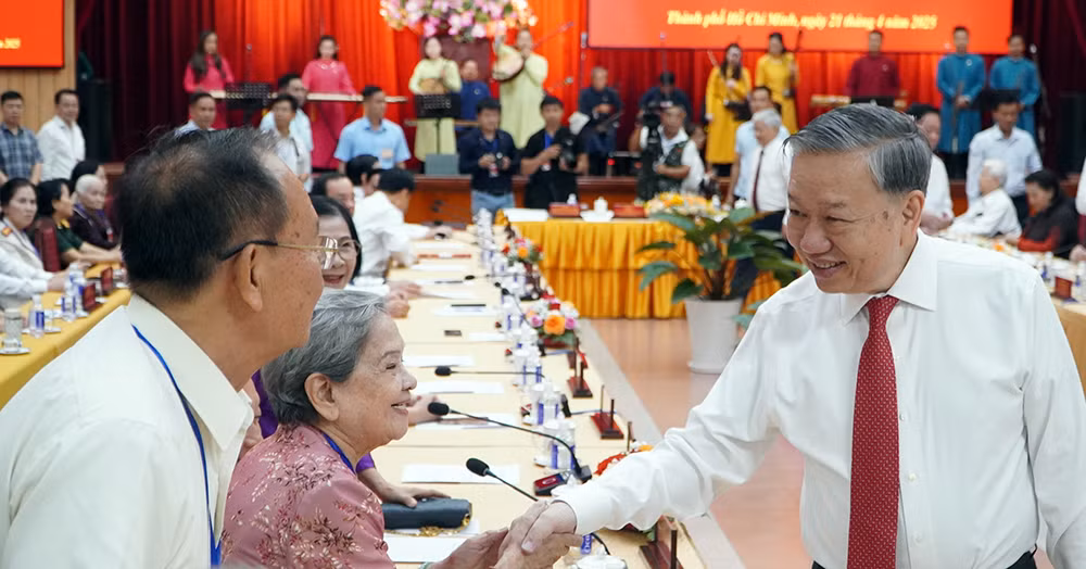 Toàn văn bài phát biểu của Tổng Bí thư Tô Lâm tại buổi Gặp mặt cán bộ lão thành cách mạng, người có công, gia đình chính sách tiêu biểu -1