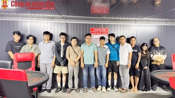Triệt xoá sòng bài Poker tại Khu dân cư giảng viên Đại học Cần Thơ