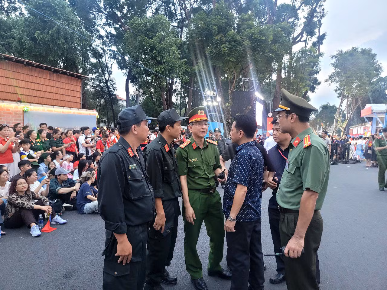Lực lượng Công an sẵn sàng bảo đảm ANTT Lễ kỷ niệm 50 năm Ngày Giải phóng miền Nam -0