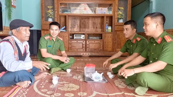 Già làng góp phần giữ bình yên Cà Dy