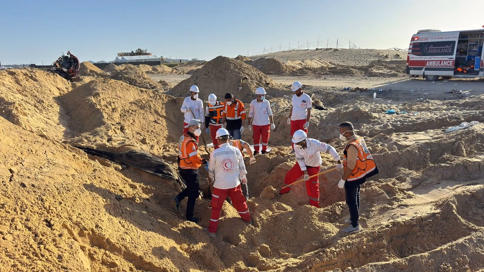 Israel thừa nhận bắn nhầm đoàn xe cứu hộ ở Dải Gaza -0