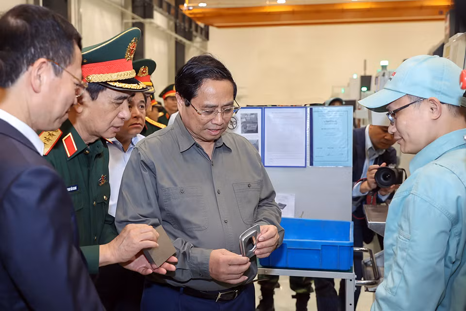 Thủ tướng Chính phủ làm việc với Tập đoàn Viettel về chương trình T-09 -0
