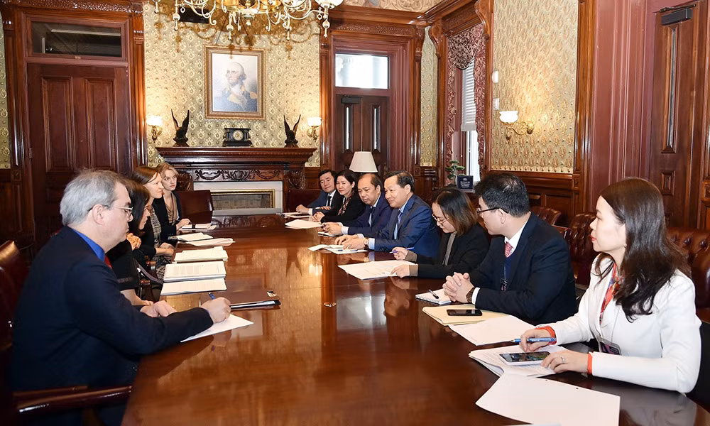 vna_potal_pho_thu_tuong_chinh_phu_le_minh_khai_gap_go_trao_doi_voi_gioi_chuc_hoa_ky_va_mot_so_doanh_nghiep_lon_tai_thu_do_wahington_dc_7308170.jpg -0