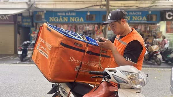 Bảo vệ người tiêu dùng trên chợ thương mại điện tử