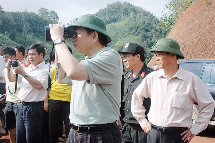 Bài 1: Bí ẩn lá cờ có ngôi sao 6 cánh -0