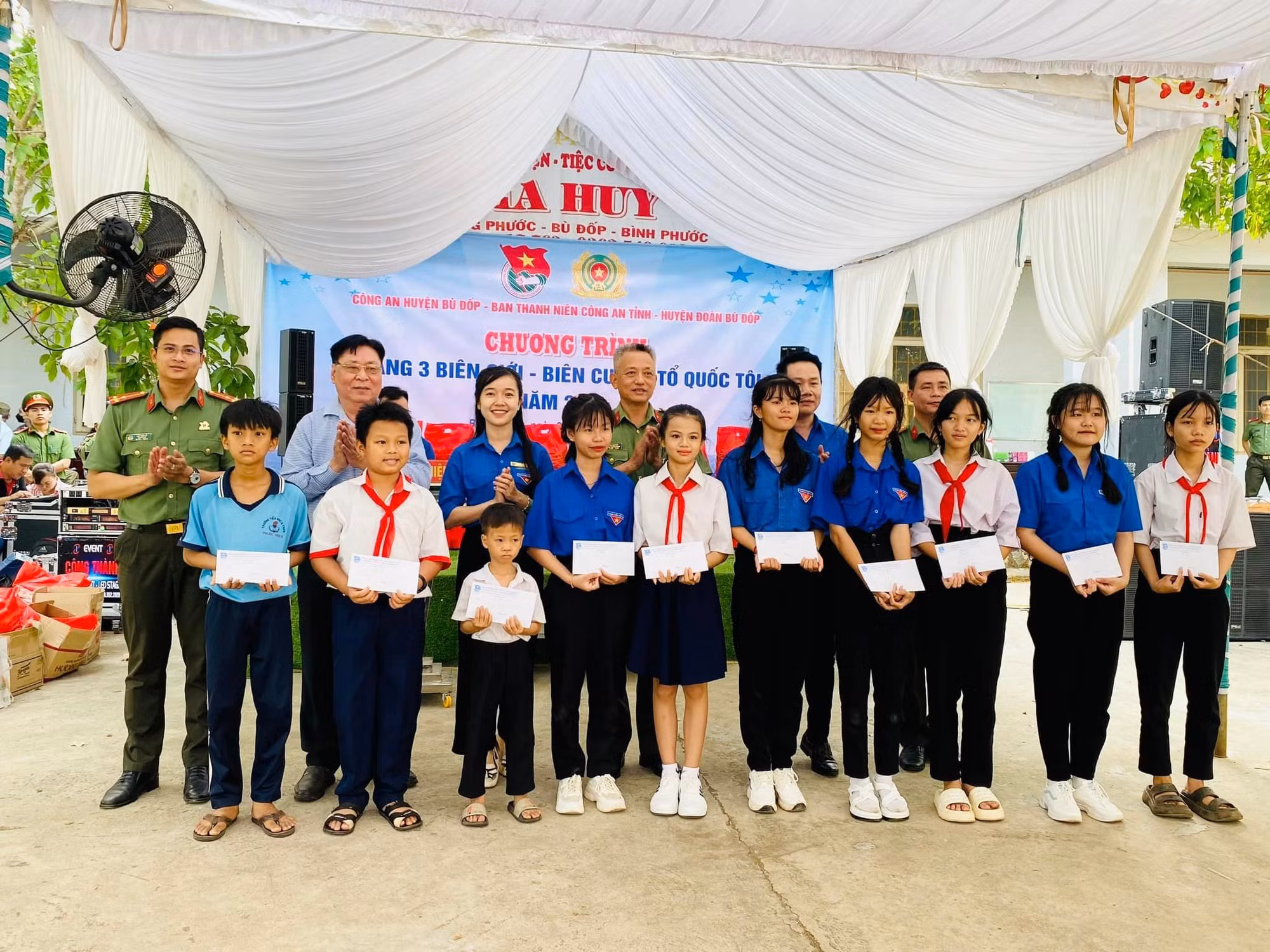 Nhiều phần việc ý nghĩa trong chương trình “Tháng ba biên giới - Biên cương Tổ quốc tôi” -0